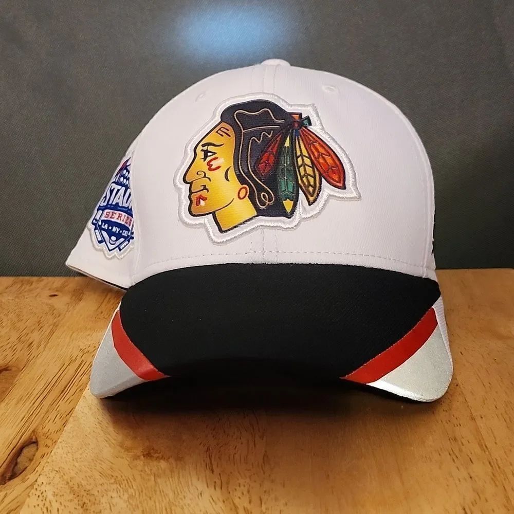 Reebok Chicago Blackhawks NHL L/XL Hat - New